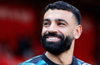 O Liverpool tem que substituir o flop 3/10 que está no nível da Liga Europa