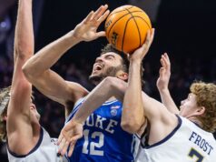 O número 1 Duke venceu Notre Dame atrás dos 24 pontos de Boozer