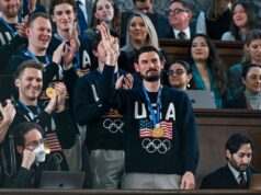 Connor Hellebuyck recebe a Medalha Presidencial da Liberdade