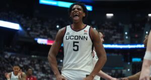 UConn registrou 32 derrotas na maior derrota de Pitino contra o St. João