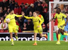 Apesar de começar bem, o Fenerbahçe foi eliminado do jogo contra o Nottingham. Floresta na Liga Europa