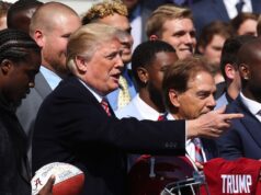 Fontes: Trump e líderes universitários resolverão questões em mesa redonda