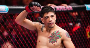 Dez anos de carreira no UFC, Brandon Moreno ainda acredita que pode se tornar tricampeão