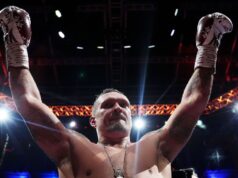 Usyk defenderá o título WBC contra o kickboxer nas pirâmides de Gizé