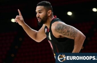 O Olympiakos derrotou confortavelmente o Peristeri em casa.