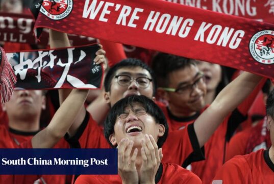 O ministro dos Esportes de Hong Kong lamentou os comentários sobre o técnico do time de futebol local.