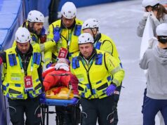 Uma patinadora foi levada ao hospital depois que uma lâmina cortou seu olho durante as Olimpíadas de Milão Cortina