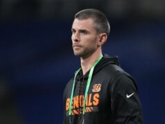 Relatório: Colorado DC Robert Livingston está saindo para o posto de assistente do Broncos.