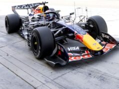 Interrupção alpina levanta bandeiras vermelhas Foi um começo produtivo para Max Verstappen durante o primeiro dia de testes.