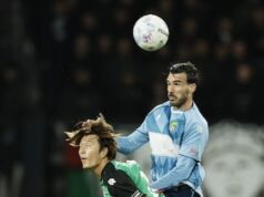 Fortuna entrou em campo em Nijmegen através de um ex-jogador do NEC, o atacante Zeerhuis cabeceou para longe da linha do gol.