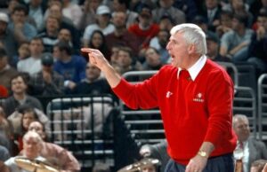 Indiana planeja construir uma estátua representando Bob Knight