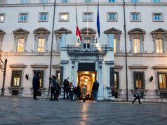 “Operação menos inteligente”, através de serviços inovadores. Mas o protesto aumentou