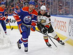“Connor McDavid dos Oilers, as equipes de Leo Karlsson dos Ducks retornam do hiato” .