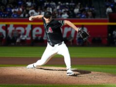 Os Diamondbacks trazem de volta o ex-mais próximo Paul Sewald.