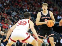 A ex-estrela de Princeton, Kaden Pierce, se compromete com Purdue.