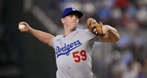 Os Dodgers renovaram com RHP Evan Phillips um contrato de um ano.