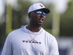 Relatórios: Os texanos se separam do técnico dos QBs, Jarrod Johnson