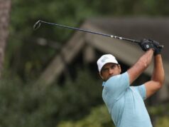 Aaron Roy top, Rory McIlroy 1 de volta ao parto atrasado pela chuva