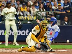 Assinou um contrato de 1 ano com Brewers C William Contreras, evitando arbitragem.