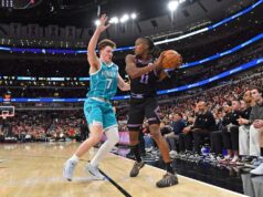 A estreia do Hornets de Kobe White no ar contra o ex-time Bulls.