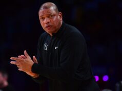 O técnico do Bucks, Dr. Rivers, perderá o jogo no Thunder (funeral)