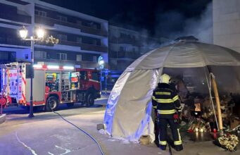 Em fotos | Suíça: Memorial às vítimas do incêndio em Crans-Montana destruído por um incêndio