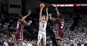 Ruben Dominguez, Texas A&M marcando toque vs.