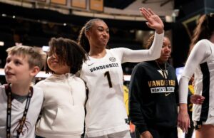 Par de artilheiros de 30 pontos lidera o 5º Vanderbilt e o 10º Oklahoma