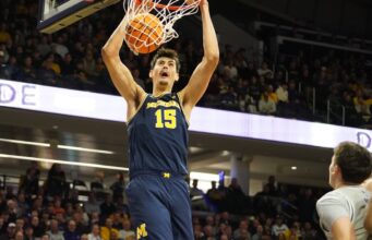 O número 2 do Michigan superou um déficit de 16 pontos, o maior da temporada, na Northwestern