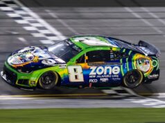 Kyle Busch conquistou a pole para o Daytona 500 na 21ª tentativa.