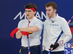 A Suíça perfeita venceu a Grã-Bretanha e os EUA à frente da Noruega no curling masculino.