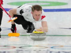 O drama do curling de toque duplo traz a atenção necessária ao rinque.