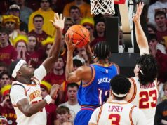 O número 8 do Kansas, Darren Patterson, após uma eliminação precoce, enfrenta o Oklahoma State.