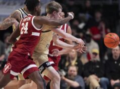 Os 25 pontos de Joc Harris levaram Wake Forest sobre Stanford.