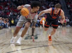 O número 15 da Virgínia venceu o Ohio State pela sua 6ª vitória consecutiva.