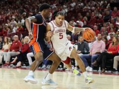 A dupla alcançou a 21ª posição na carreira de Arkansas antes de Auburn