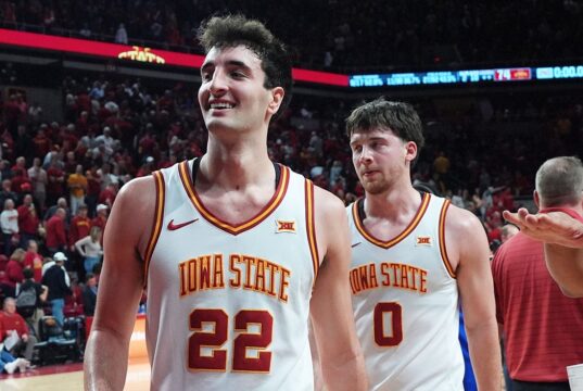 O número 3 de Houston e o número 5 do estado de Iowa estão abrindo a série de confrontos dos 12 grandes.