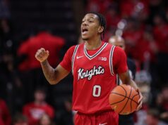 Os 21 pontos de Tariq Francis, o melhor do jogo, são suficientes para Rutgers vencer o Maryland.