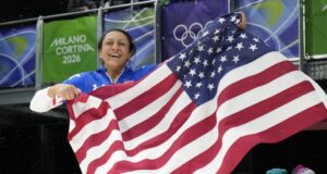 Superpesos e novatos se unem pela América em busca do ouro no bobsleigh.