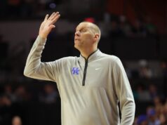 Kentucky, em um raro slide de 3 jogos da SEC, enfrenta a Carolina do Sul.