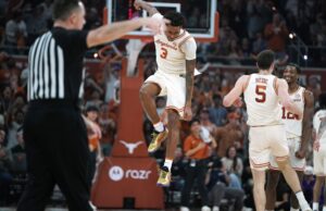 O saltador tardio de Jordan Pope selou a vitória do Texas sobre a LSU