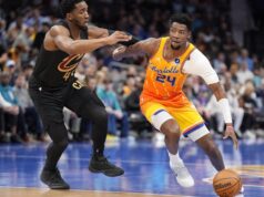 Os Cavaliers resistiram aos Hornets, estendendo sua seqüência de vitórias para 7