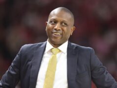 TO Barrett marcou 28 pontos na vitória do Missouri sobre o número 22 do Tennessee.