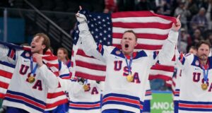 O presidente Trump convidou o time masculino de hóquei dos EUA para o Estado da União.