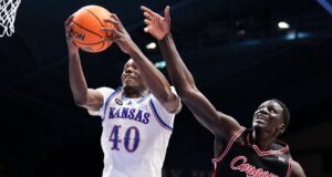 O número 5 do Houston segue para sua terceira consecutiva com o retorno do número 14 do Kansas.