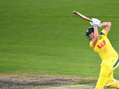 O século de Voll deu início à vitória da Austrália sobre a Índia