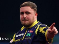 Poland Darts Open: Luke Littler venceu Mike De Decker para chegar às oitavas de final