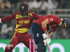 Copa do Mundo T20: Inglaterra perdeu para as Índias Ocidentais por 30 corridas em Mumbai
