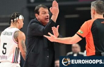 Ataman: Ele foi expulso com raiva e pediu falta sobre Hayes-Davies (vídeo)