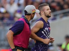 O atacante do Fremantle Dockers, Sam Switkowski, descartou um confronto de pré-temporada devido a uma concussão persistente